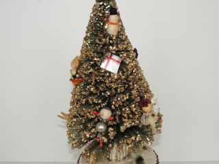 1962 Musical Bottle Brush 15 Christmas Tree Rotating Chenille Pixie