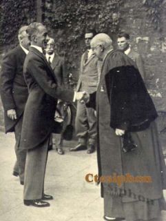 King Faisal received by Dr. Foxley Norris