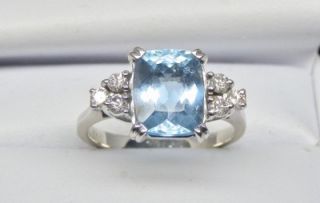 3Carat Santa Maria Blue Aquamarine & Diamond 3 Stone Ring in 14 kt