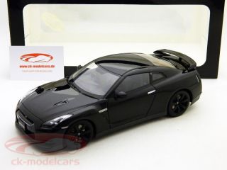 GT R R35 Super Black with Matt Black Wheels 2010 1 18 Autoart