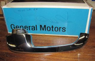 You are bidding on an NOS 1956 62 Corvette right hand door handle