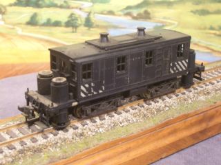 HO 1 87 Roundhouse Box Cab Diesel Locomotive Track Cleaner not Running