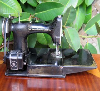 Ready to Work 1937 Singer Featherweight 221 Sewing Machine