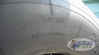 Michelin XZY Radial Regroovable 425 65R22 5 Truck Tire 14 1 32 Tread