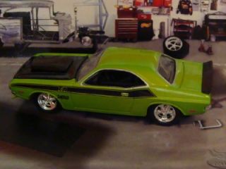 70 Dodge Challenger 340 R T Six Pack 1 64 Scale Limited Edit 4