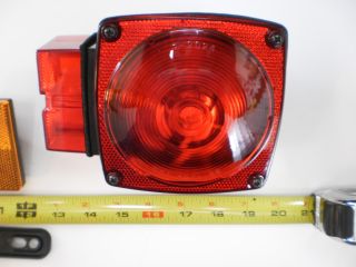 2044 Standard box light with side marker  right side (with Lic plate