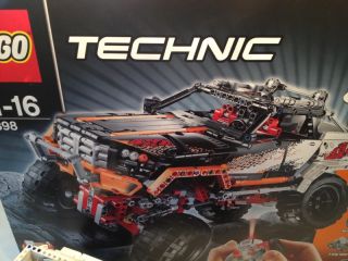 LEGO® Technic 9398 4x4 Offroader Geländewagen Jeep mit Fernbedienung