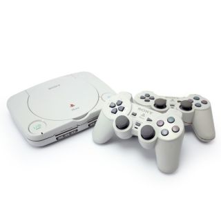 Playstation 1   PSOne Konsole + 2 Original Sony DualShock Controller