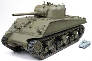 Der kleinere Sherman Panzer im Maßstab 135 gehört nicht zum