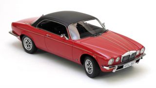 Daimler Double Six Coupé Red/Black (Neo Scale 118 / 18087)