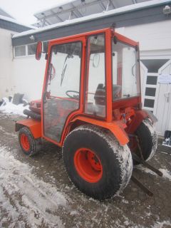 Traktor Schlepper Zugmaschine Winterdienst Allrad Kubota
