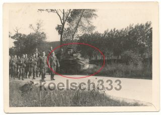 Foto Dünkirchen Landser IR 454 engl. Beute Panzer Light Tank Mk VI