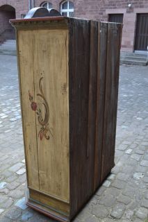 Antiker Bauernschrank Massivholz,wohl aus der zeit um 1840 bemahlt mit