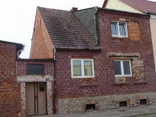 Einfamilienhaus aus Insolvenz mit Grundstück in Schönebeck