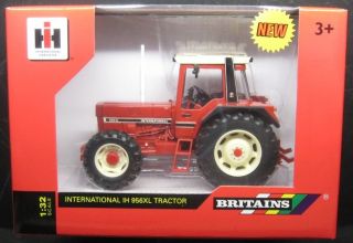 BRITAINS 42490 International IH 956XL Tractor 132