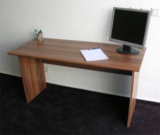 Schreibtisch Computertisch Tisch Workstation Mod.T969 Nussbaum