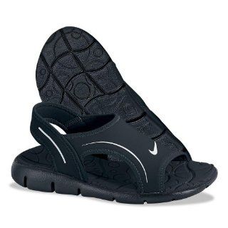 Nike Girls Sunray 7.5 Sandal (Black/ White)   13C: Shoes