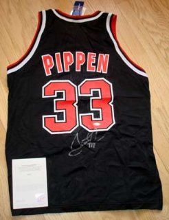 Scottie Pippen autographed Basketball Jersey (Chicago