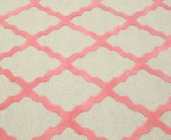 Hand hooked Alexa Moroccan Trellis Pink Wool Rug (5 x 8)