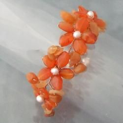 Orange Chalcedony and Pearl Flower Garland Bracelet (5 6 mm) (Thailand