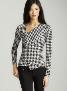 Vince Camuto Petite Long sleeved houndstooth top